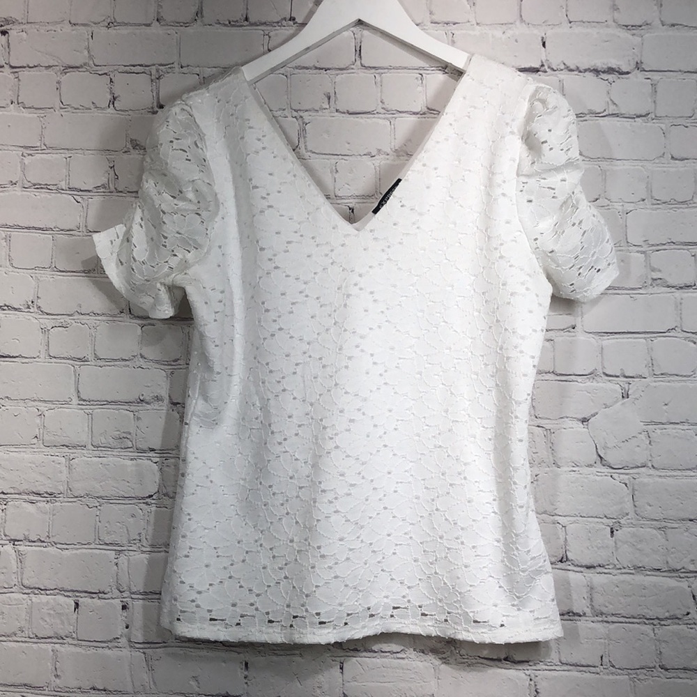 Express short sleeve in lace